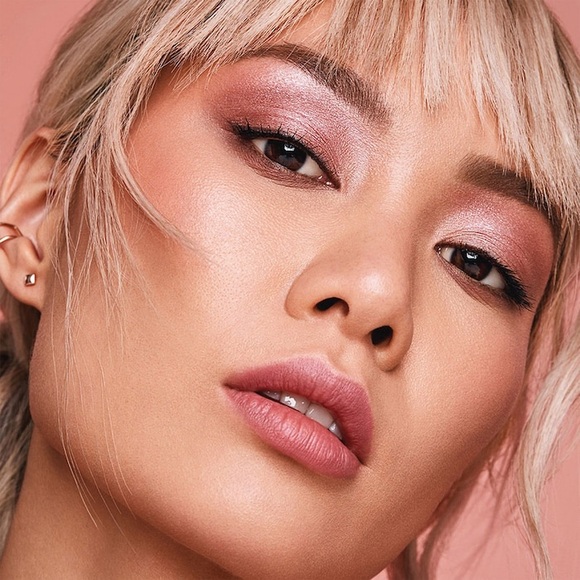 Urban Decay
Naked3 Eyeshadow Palette (12 x 1.41 g) - Picture 9 of 9